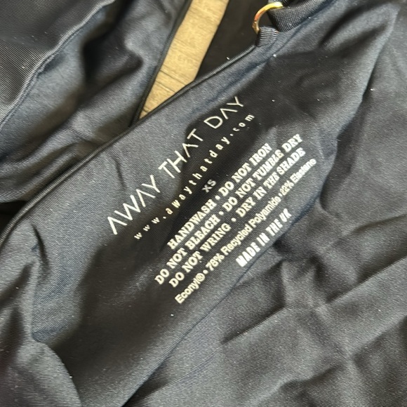 Away that day black monokini - Picture 5 of 7